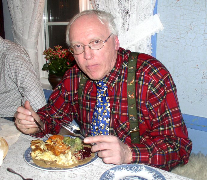 0402004_006.jpg - Bergul Odd, - sånn ca. midt i måltidet      