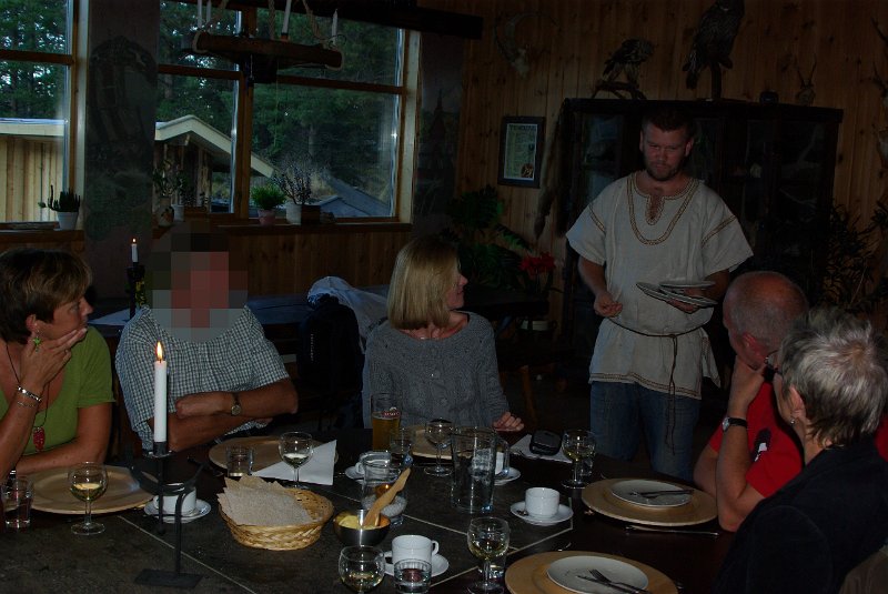 Imgp5923.jpg - Bergulgruppen spiste middag på lørdag i festlokalene til Svenska Dykambassaden som holder til der.