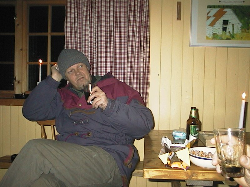 AUT_1652.JPG - Julebokkølet er nettopp lansert, og Bergul Roger smaker på brygget.