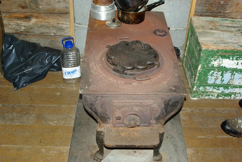 IMGP6954.JPG - Støpejernsovnen i Labbistuggu