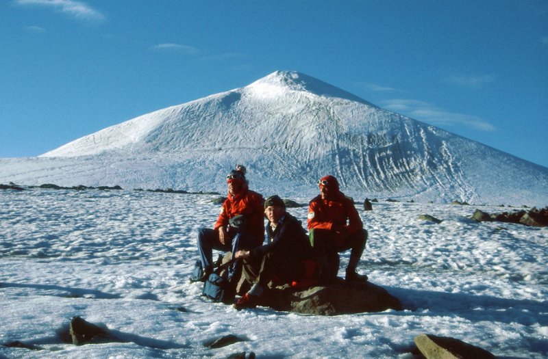 113_04.jpg - Bergulgruppen er kommet sålang at man ser toppen.