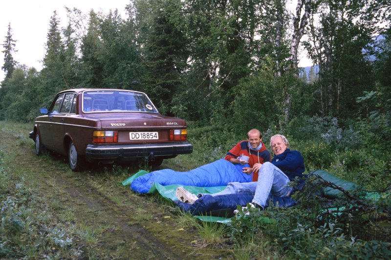 Dag_foto44.jpg - Bergulene Dag og Roger i nattleger ett eller annet sted i Nord-Sverige.