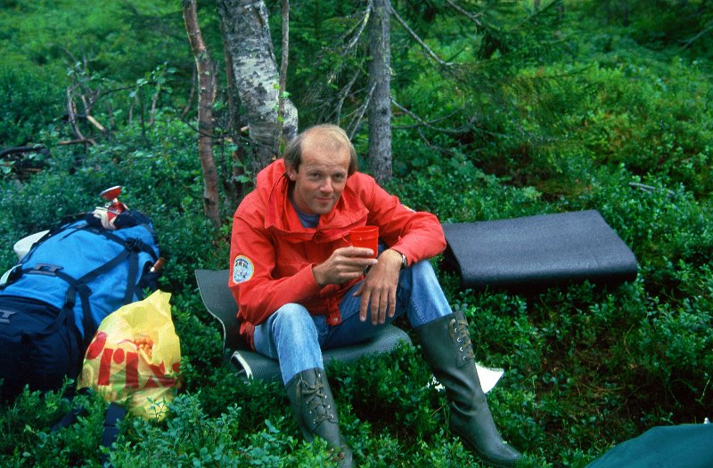 080_29.jpg - Bergul Dag med kaffekoppen