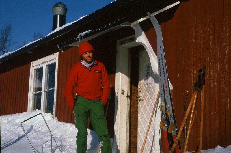 101_09.jpg - Bergul Dag med den røde balaclavaen