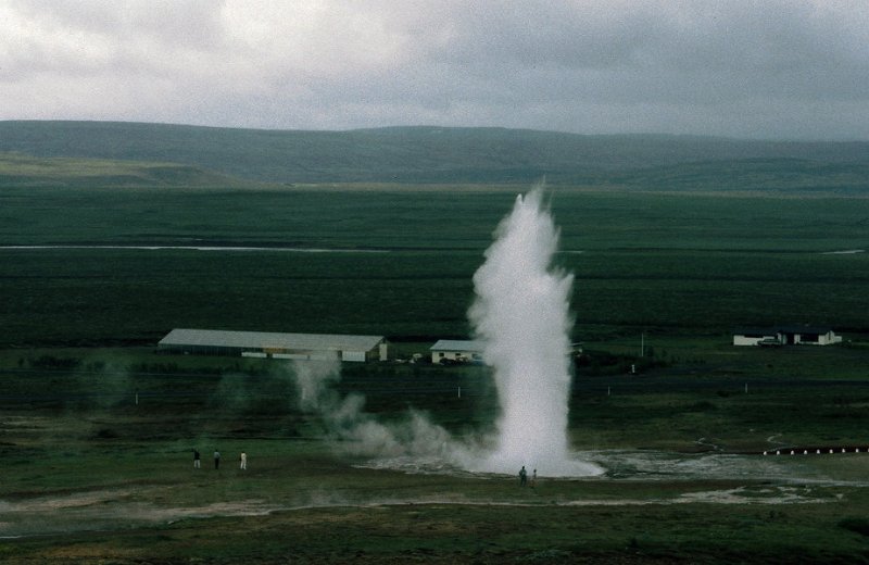Runmag_097.jpg - Vannsyla på Strokkur står mer enn 20 meter til værs