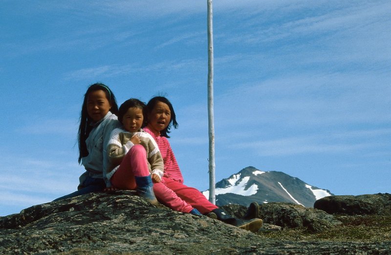 Runmag_059.jpg - Noen unger vi traff i Kulusuk